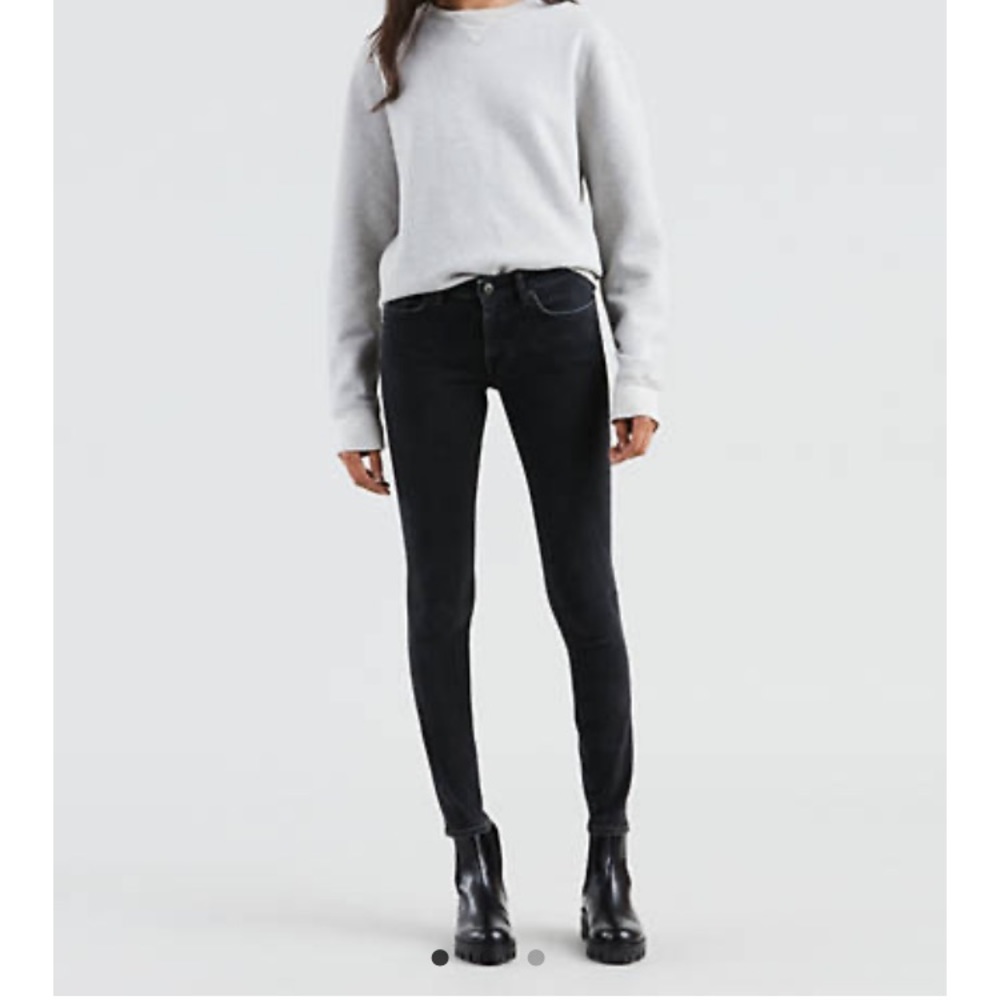 Levi’s 711 Skinny Jeans